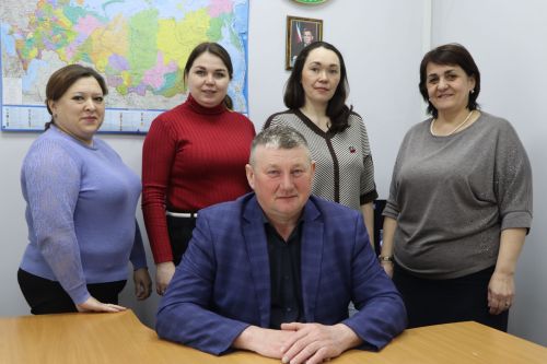 21 апрель – җирле үзидарә органы хезмәткәрләре көне