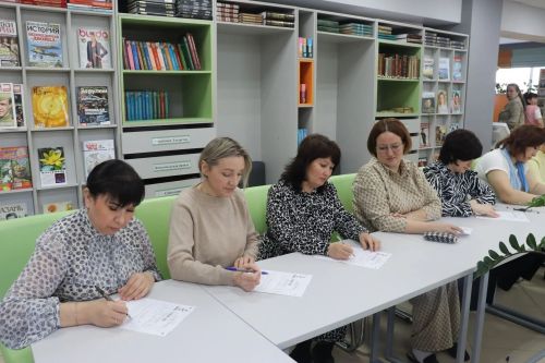 Апас үзәк китапханәсе «Җиңү диктанты» Халыкара тарихи акциясен уздыру мәйданчыгы булды