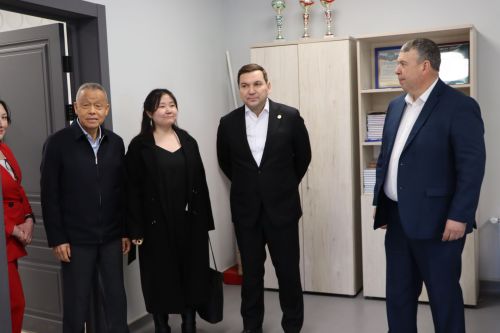 Апаска Кытай Халык Республикасы вәкилләре килде
