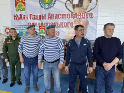 Апаста десантчылар иганәчелегендә бадминтон ярышлары бара
