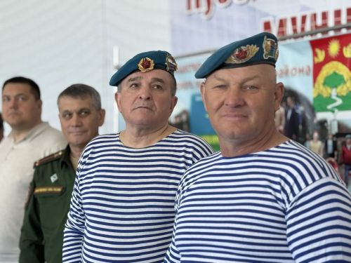 Апаста десантчылар иганәчелегендә бадминтон ярышлары бара