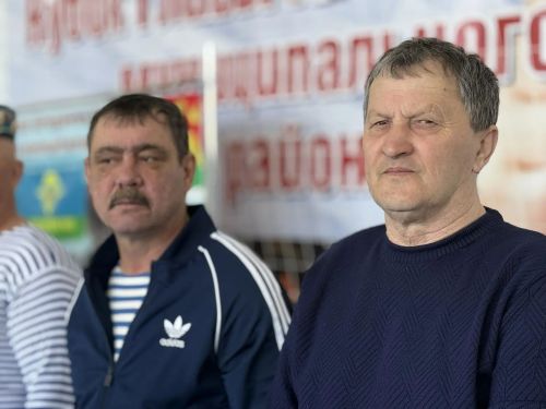 Апаста десантчылар иганәчелегендә бадминтон ярышлары бара