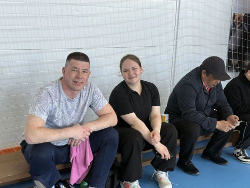 Апаста десантчылар иганәчелегендә бадминтон ярышлары бара
