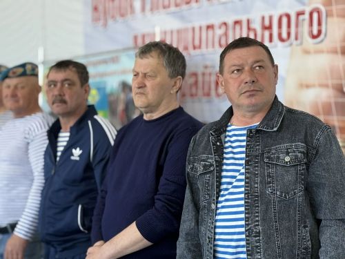 Апаста десантчылар иганәчелегендә бадминтон ярышлары бара