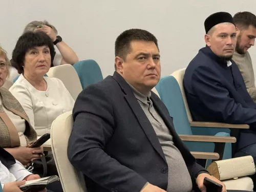 Апас мәктәбендә бала иминлегенә багышланган җыелыш узды