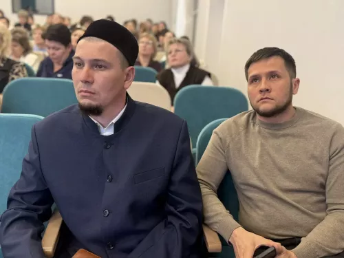 Апас мәктәбендә бала иминлегенә багышланган җыелыш узды