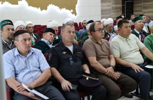 Апаста дин әһелләренең киңәйтелгән утырышы узды