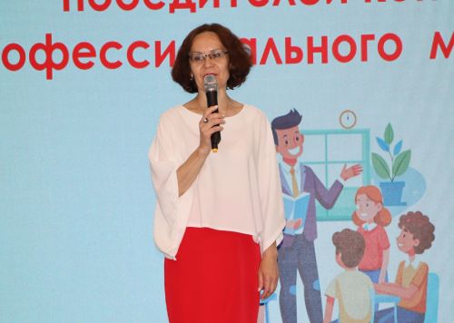 Районда һөнәри осталык бәйгеләрендә җиңү яулаган укытучылар һәм тәрбиячеләр бүләкләнде