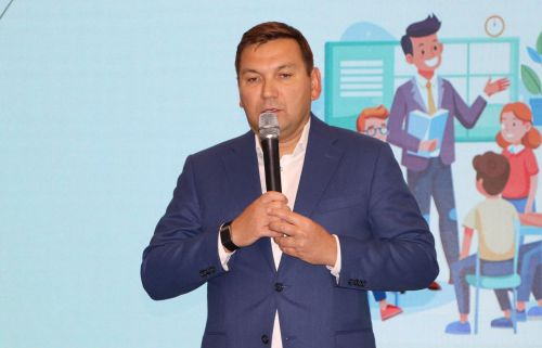 Районда һөнәри осталык бәйгеләрендә җиңү яулаган укытучылар һәм тәрбиячеләр бүләкләнде