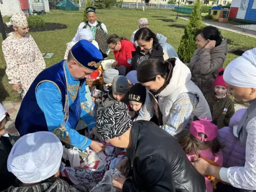 Апаста Сабан туена сөлге җыйдылар