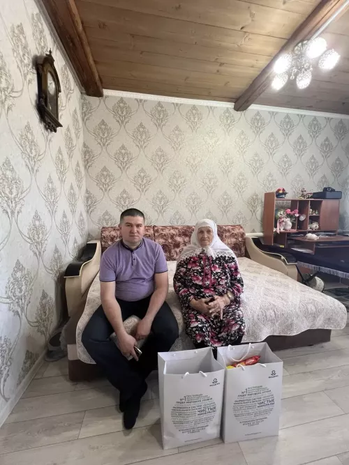 “ФосАгроВолга” оешмасы Ленинград блокадасы шаһиты  Галия апа Гыйззәтуллинаны Бөек Җиңү көне белән тәбрик итте