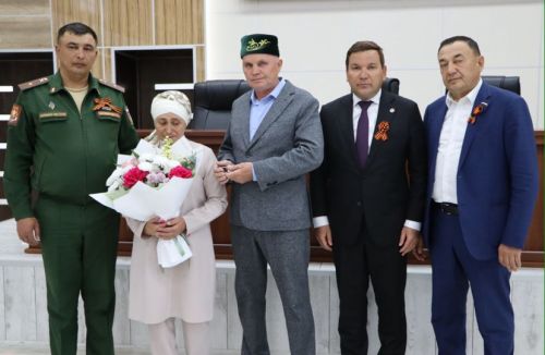 Апаста Ларин Олег Игоревичның исеме мәңгеләштерелде
