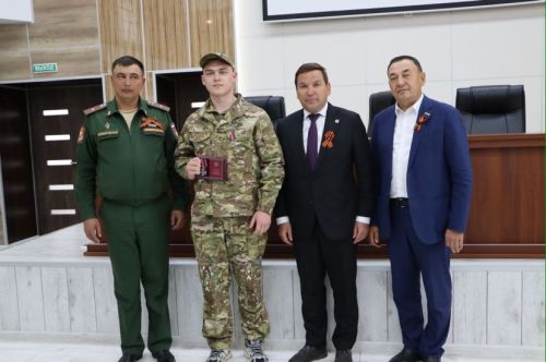 Апаста Ларин Олег Игоревичның исеме мәңгеләштерелде