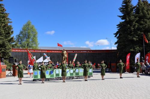 Апаста Бөек Җиңүнең 81 еллыгы уңаеннан тантаналы митинг узды