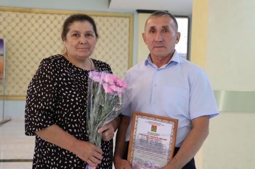 Апаста социаль хезмәткәрләр һөнәри бәйрәмнәрен билгеләп узды