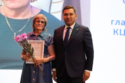 Апаста социаль хезмәткәрләр һөнәри бәйрәмнәрен билгеләп узды