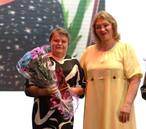 Апаста социаль хезмәткәрләр һөнәри бәйрәмнәрен билгеләп узды