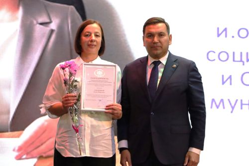 Апаста социаль хезмәткәрләр һөнәри бәйрәмнәрен билгеләп узды