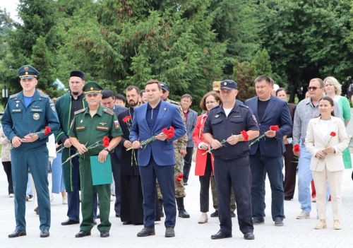 Апаста Хәтер көне узды