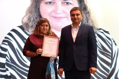 Апаста медицина хезмәткәрләре һөнәри бәйрәмнәрен билгеләп узды
