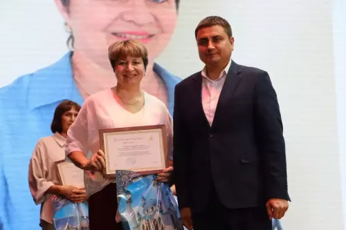 Апаста медицина хезмәткәрләре һөнәри бәйрәмнәрен билгеләп узды