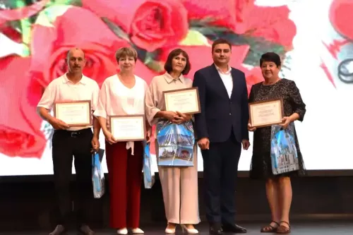 Апаста медицина хезмәткәрләре һөнәри бәйрәмнәрен билгеләп узды
