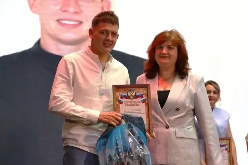 Апаста медицина хезмәткәрләре һөнәри бәйрәмнәрен билгеләп узды