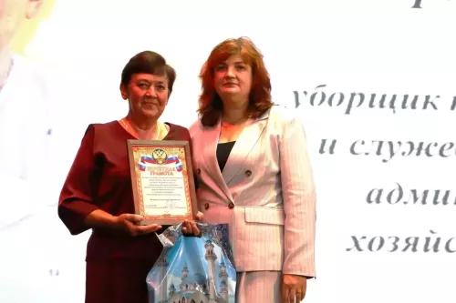 Апаста медицина хезмәткәрләре һөнәри бәйрәмнәрен билгеләп узды