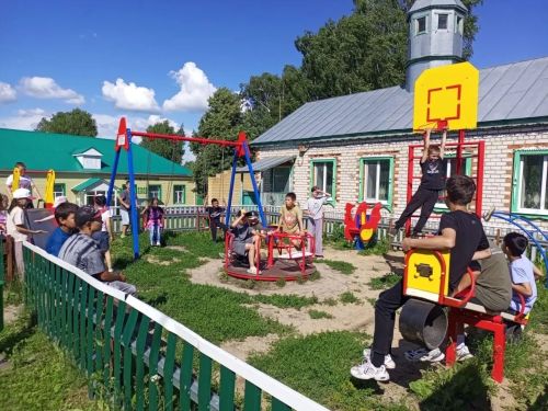 Кече Болгаерда “Авылда рәхәт” лагере бара