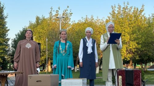 Апасның Үзәк ял паркында кичке концертлар дәвам итә
