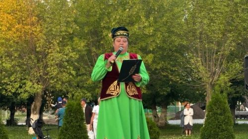 Апасның Үзәк ял паркында кичке концертлар дәвам итә