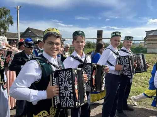 Шәмәк авылында «Гармун моңы - йөрәк җыры» фестивале һәм «Авыл көне» узды