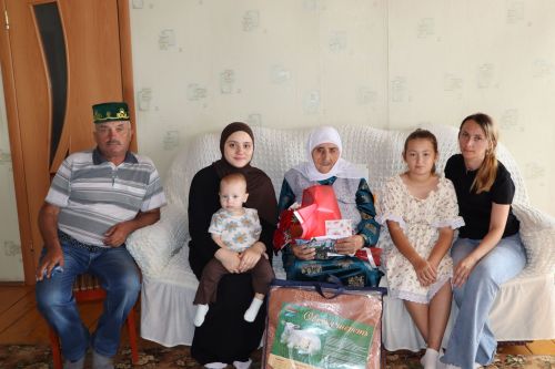 Болынбалыкчы авылында яшәүче Рокыя әби Бикмөхәммәтова 90 яшьлек гомер бәйрәмен каршылады