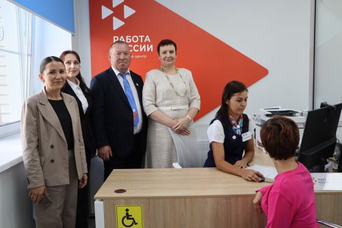 Апаска ТР Хезмәт, халыкны эш белән тәэмин итү һәм социаль яклау министры урынбасары килде