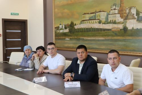 Апаска ТР МХО ветераннары ассоциациясенең Координацион советы әгъзасы Эдуард Шәрәфиев килде
