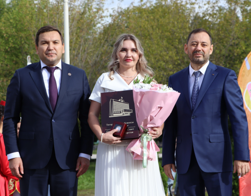 Апаста Республика көнен билгеләп уздылар