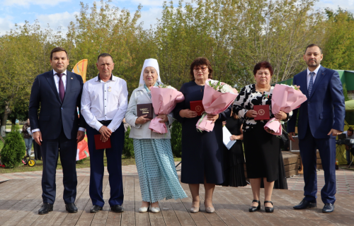 Апаста Республика көнен билгеләп уздылар