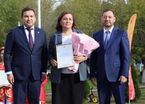 Апаста Республика көнен билгеләп уздылар