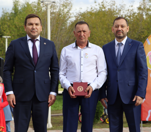 Апаста Республика көнен билгеләп уздылар