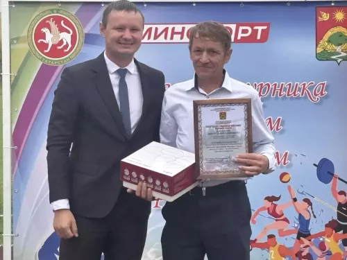 Апаста физкультурачыларны хөрмәтләделәр
