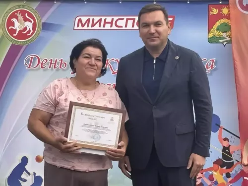 Апаста физкультурачыларны хөрмәтләделәр