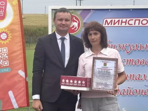 Апаста физкультурачыларны хөрмәтләделәр