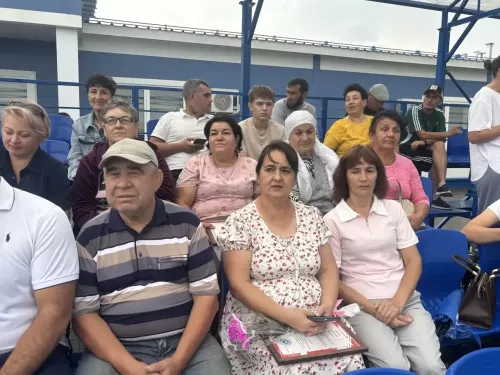 Апаста физкультурачыларны хөрмәтләделәр