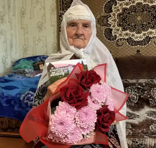 Дүртиледә яшәүче Зәкия әби Вафина 90 яшьлек юбилеен каршылады