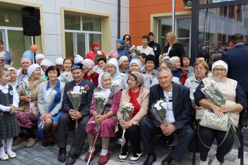 Апас мәктәбендә Белем иленә дәшеп тәүге кыңгырау чыңлады
