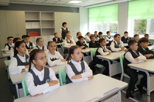 Апас мәктәбендә Белем иленә дәшеп тәүге кыңгырау чыңлады