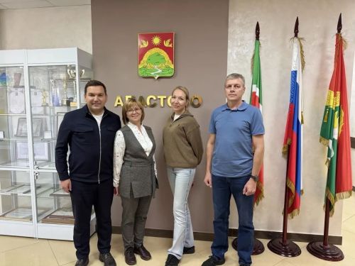 Апас Саратов өлкәсе җитәкчелеген кабул итте
