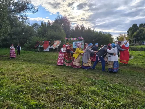 Встречаем осень: праздник в Сибирчи