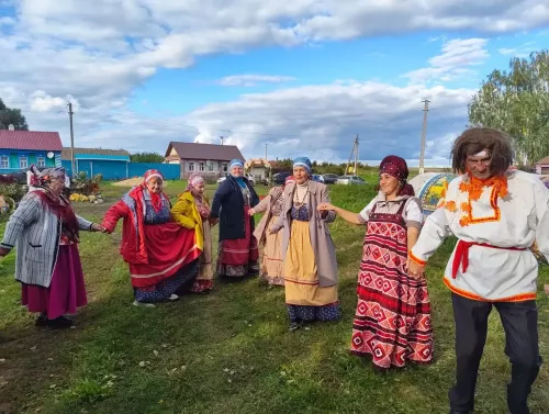 Встречаем осень: праздник в Сибирчи