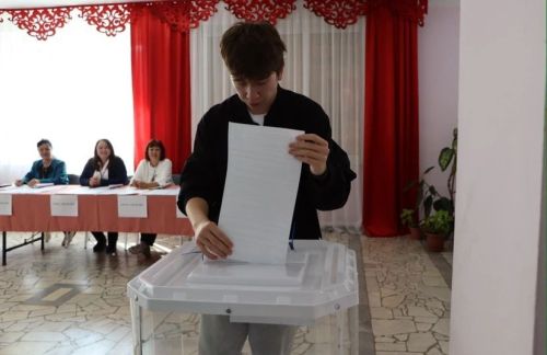 Каратунлылар сайлауларда активлык күрсәтә